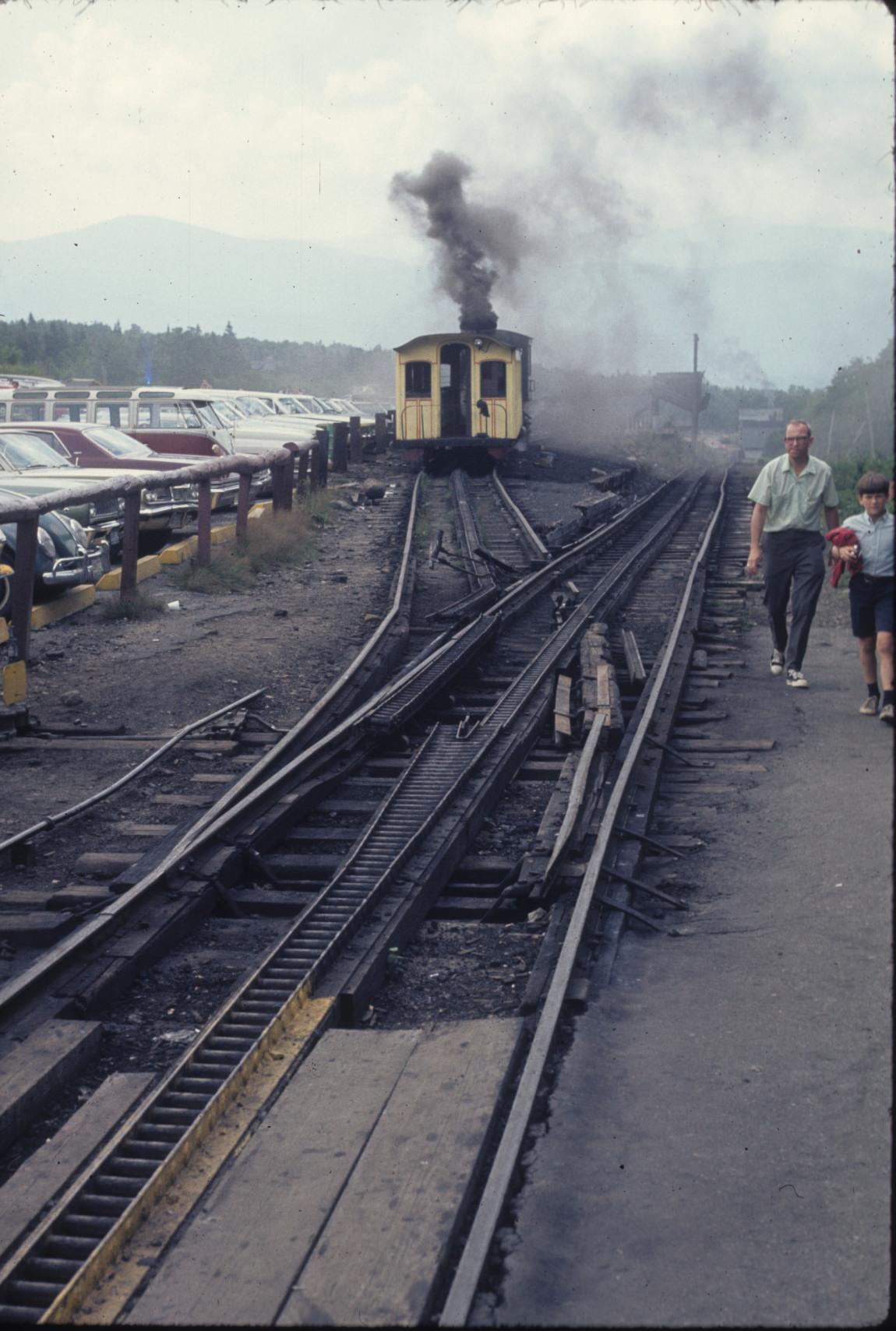 Track switch at Base station with waiting train