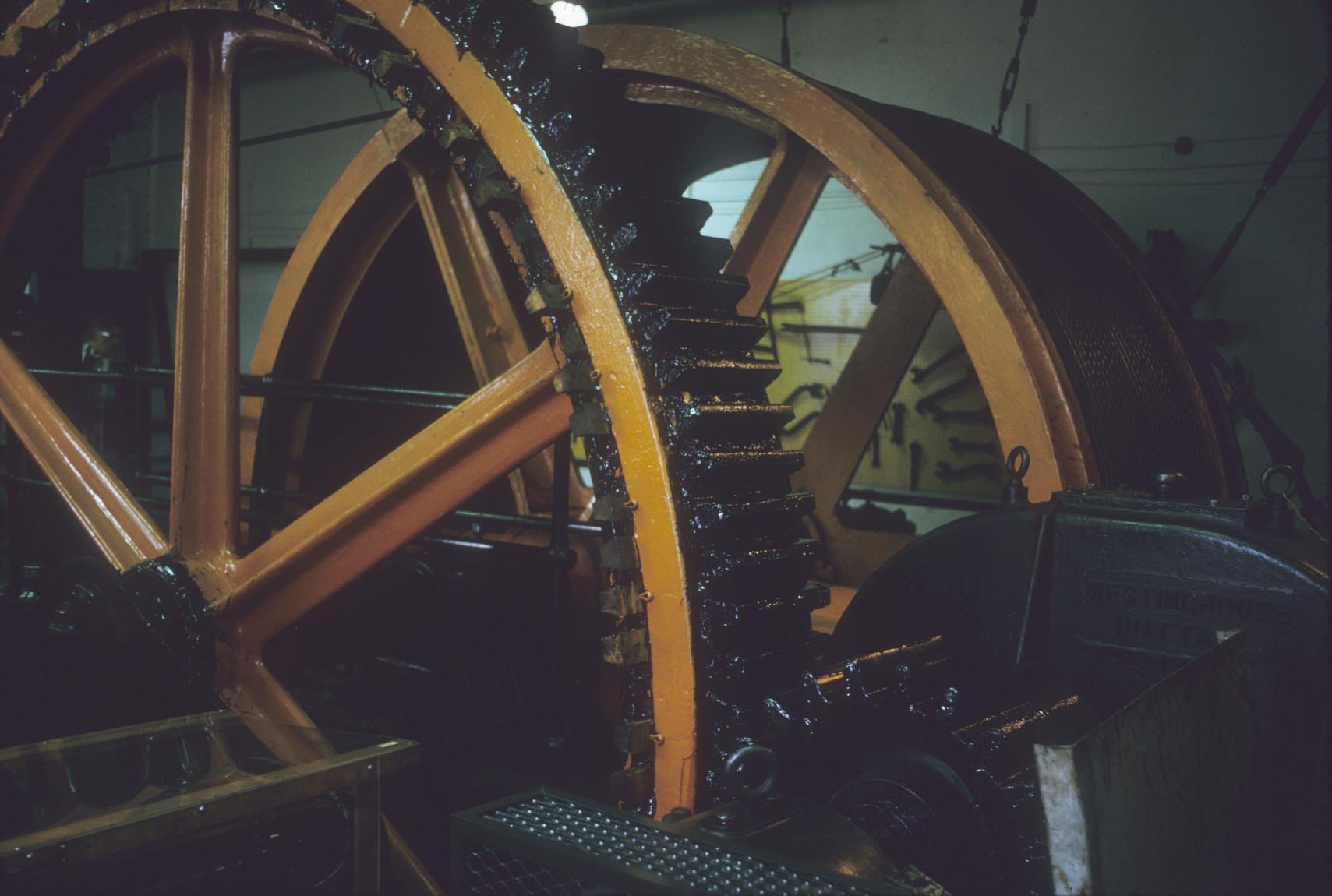 Angle view of gearing and winding drum