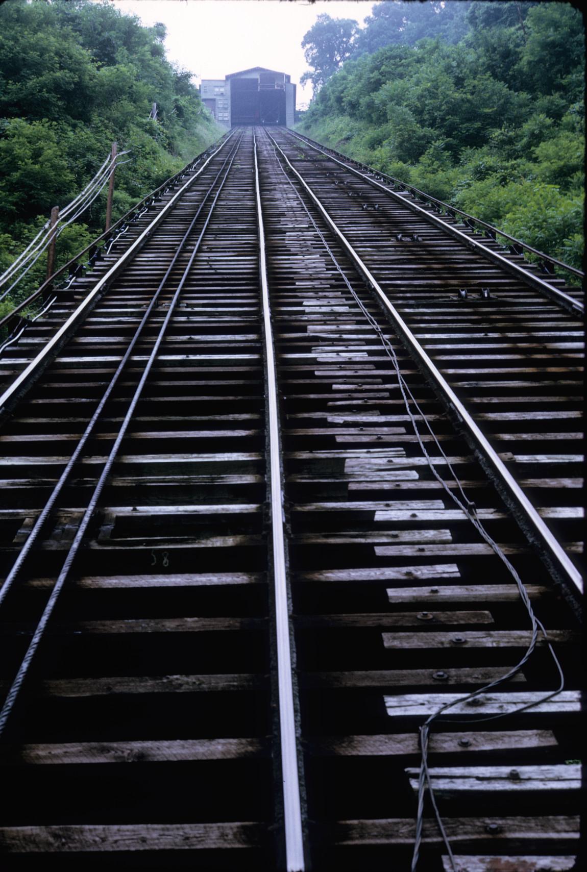 View up incline plane to top station