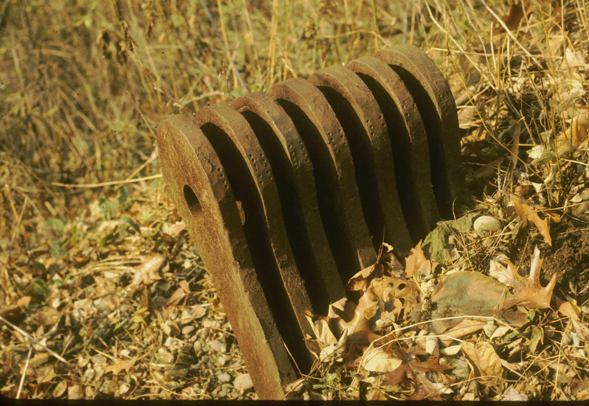 Photograph of the eyebars of the east abutment of the Lackawaxen Aqueduct.