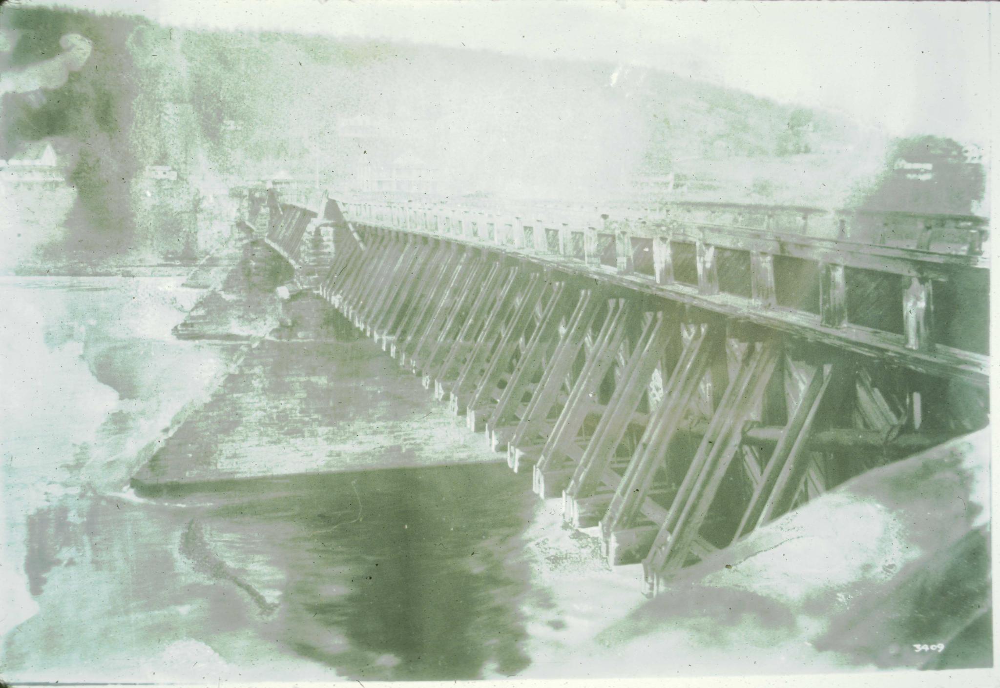 Historic photograph of the Delaware (Roebling) Aqueduct with the tow paths…