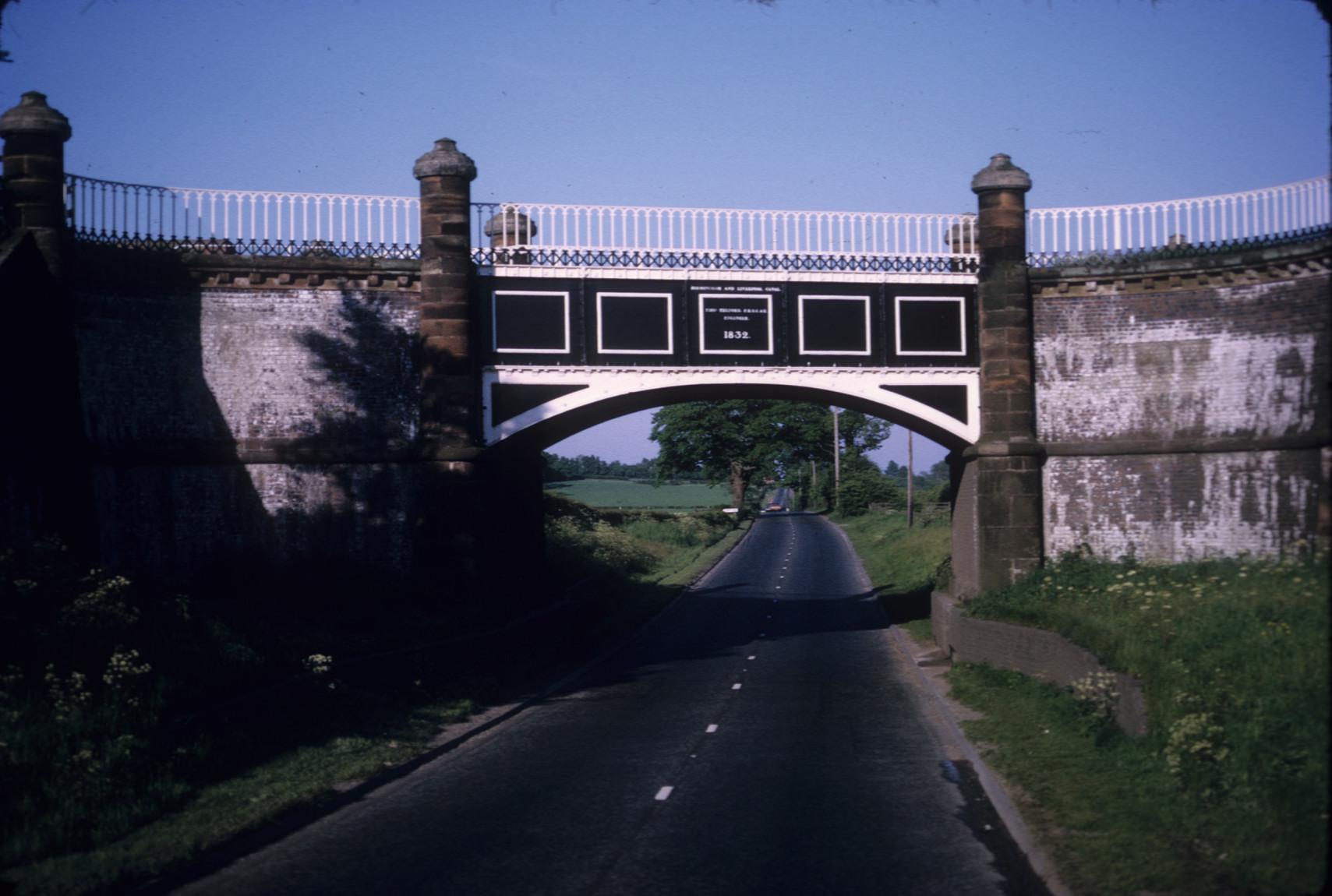 Thomas Telford 1832 crossing A-5 roadway