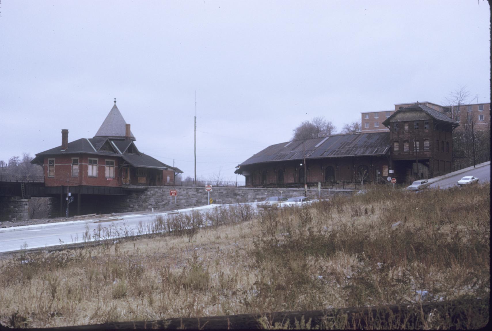 Passenger station and freight house