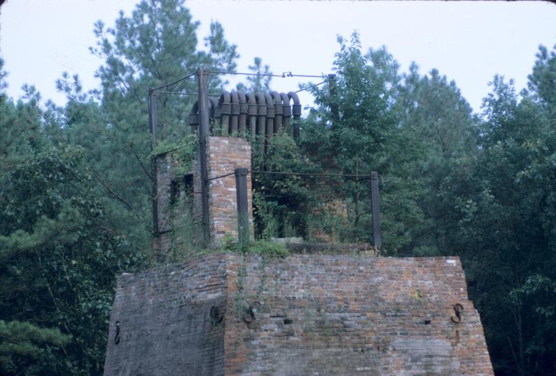 Air heaters for hot blast mounted on furnace stack