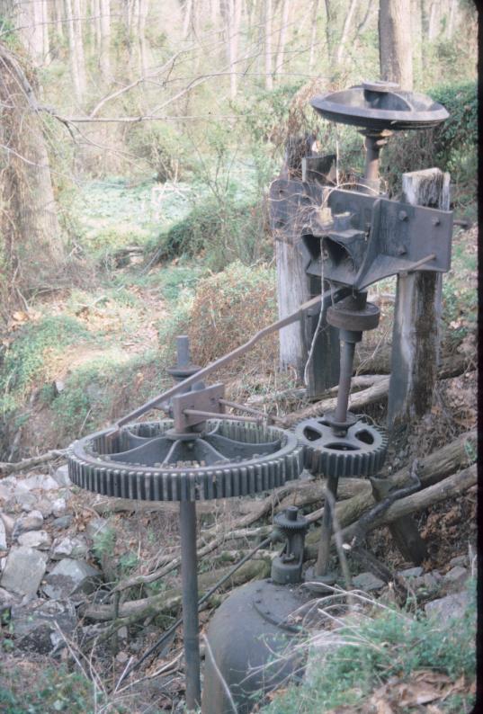 Water turbine drive for blowing engine (remains)