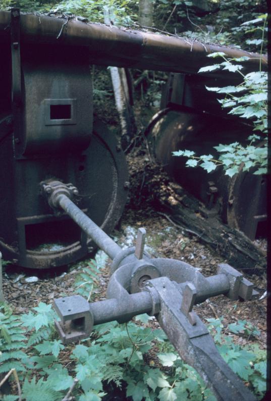 View of cylinder and shaft on the 4-cylinder blast engine.