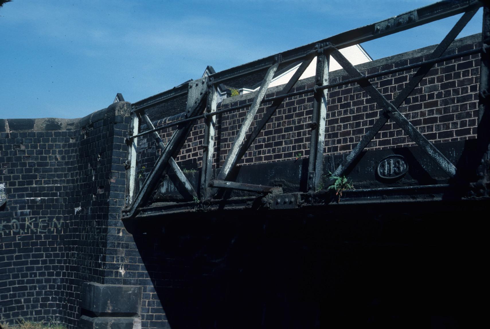 unknown bridge over Caldon Canal, Etruria, Stoke on Trent.Bridge 118?