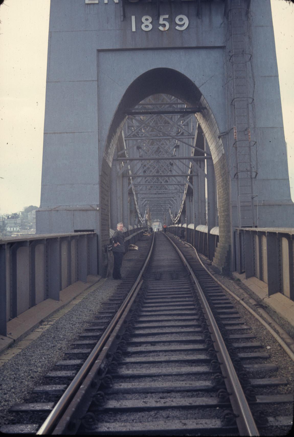 Portal on the Royal Albert Bridge, likely the west end, looking east.