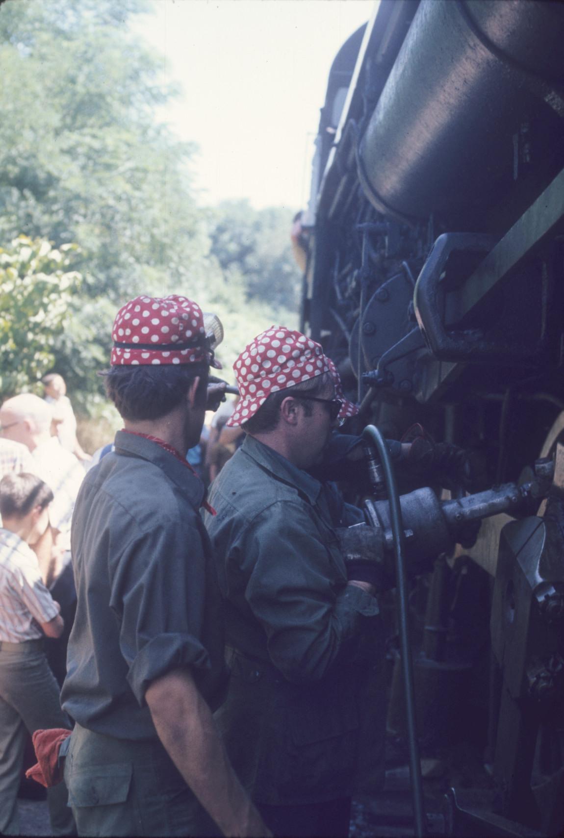 Engine 759 at Callicoon New York Crew greasing rods