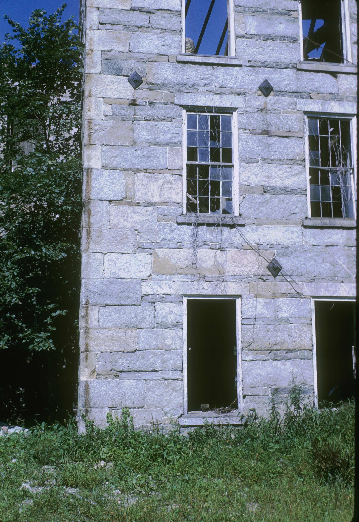 Photograph of an unidentified stone mill ruin in Saundersville/Fishersville,…