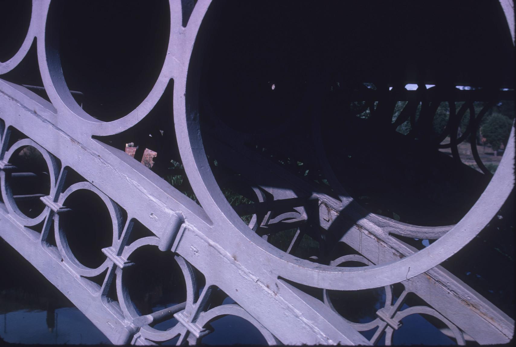 close up of cast iron rings that strengthen and decorate the Tickford Bridge