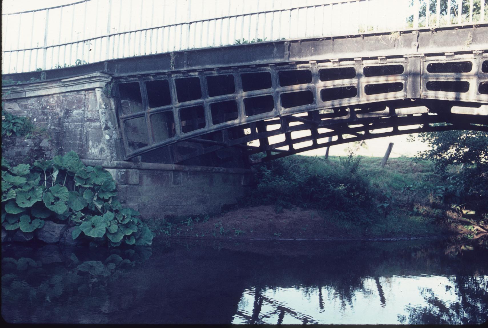 cast iron Telford bridge over Cound BrookFour parallel cast iron ribs