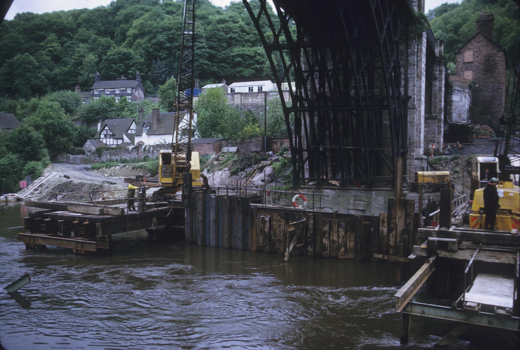 repairs on the Ironbridge aka Coalbrookdale Bridge